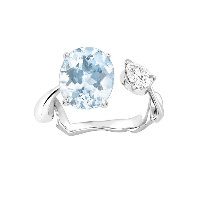 The twisted ribbon on a Diorama couture dress, designed by Christian Dior in 1951, is the inspiration behind this Dior ring in white gold with aquamarine and diamonds.